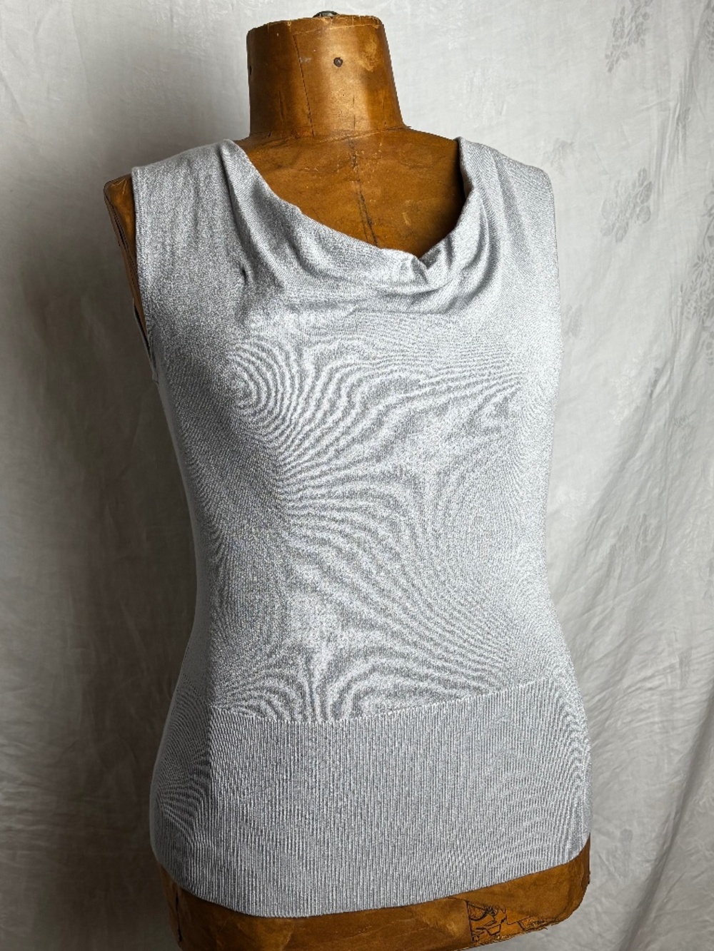 Ann Taylor Factory Sleeveless Cowl Neck Light Gray Sweater Top Sz. S